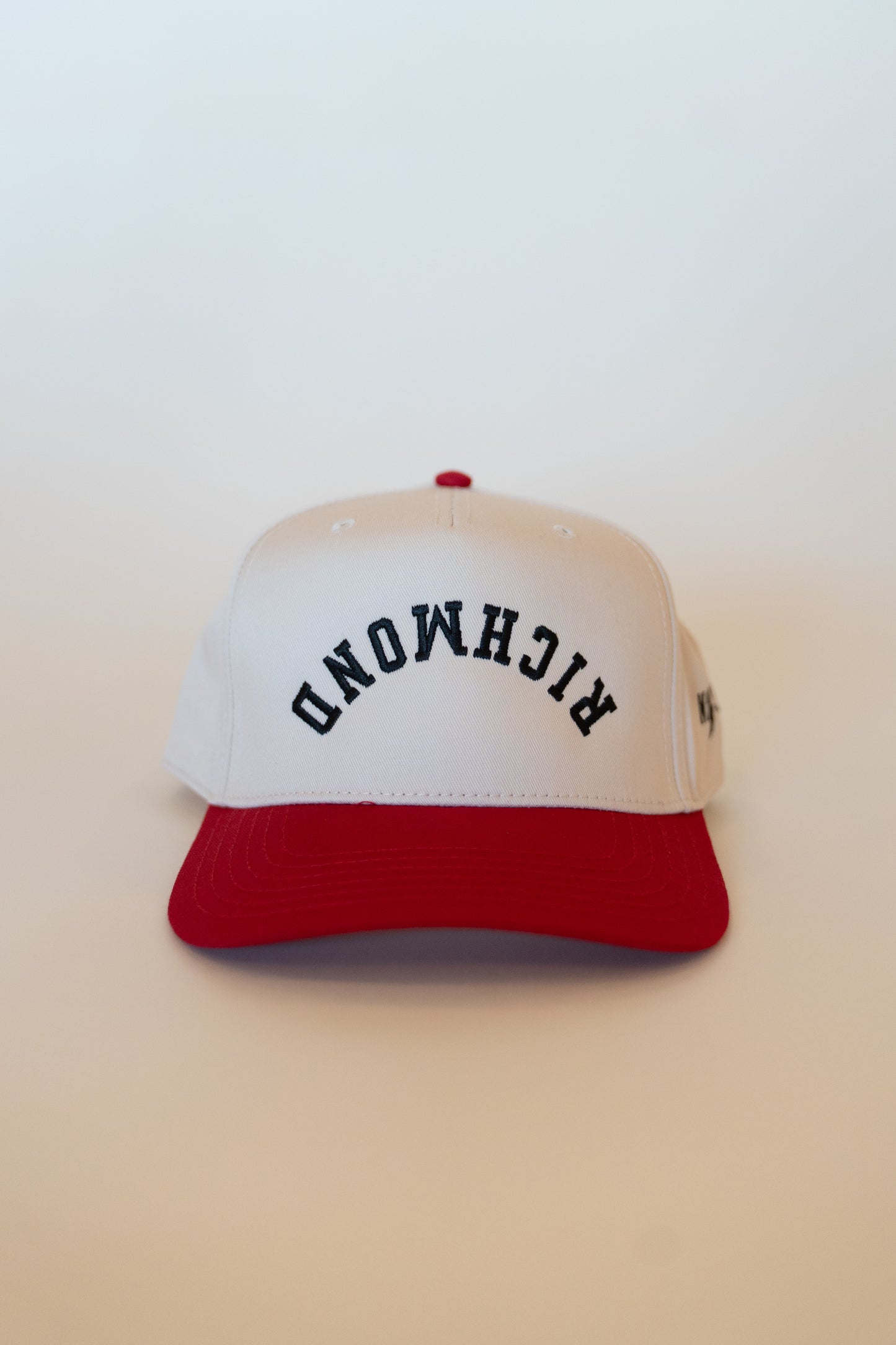 The Richmonder - Red/Natural